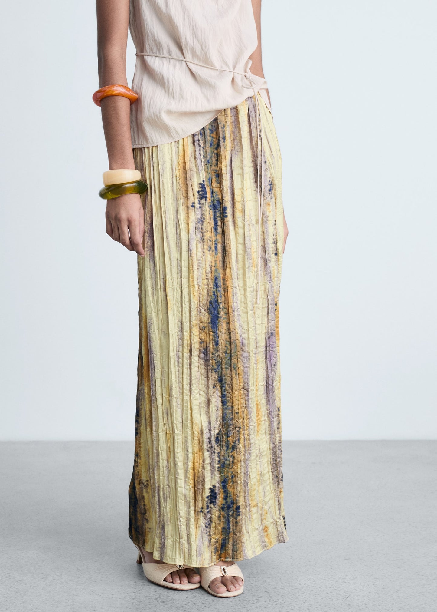 Long satin textured skirt