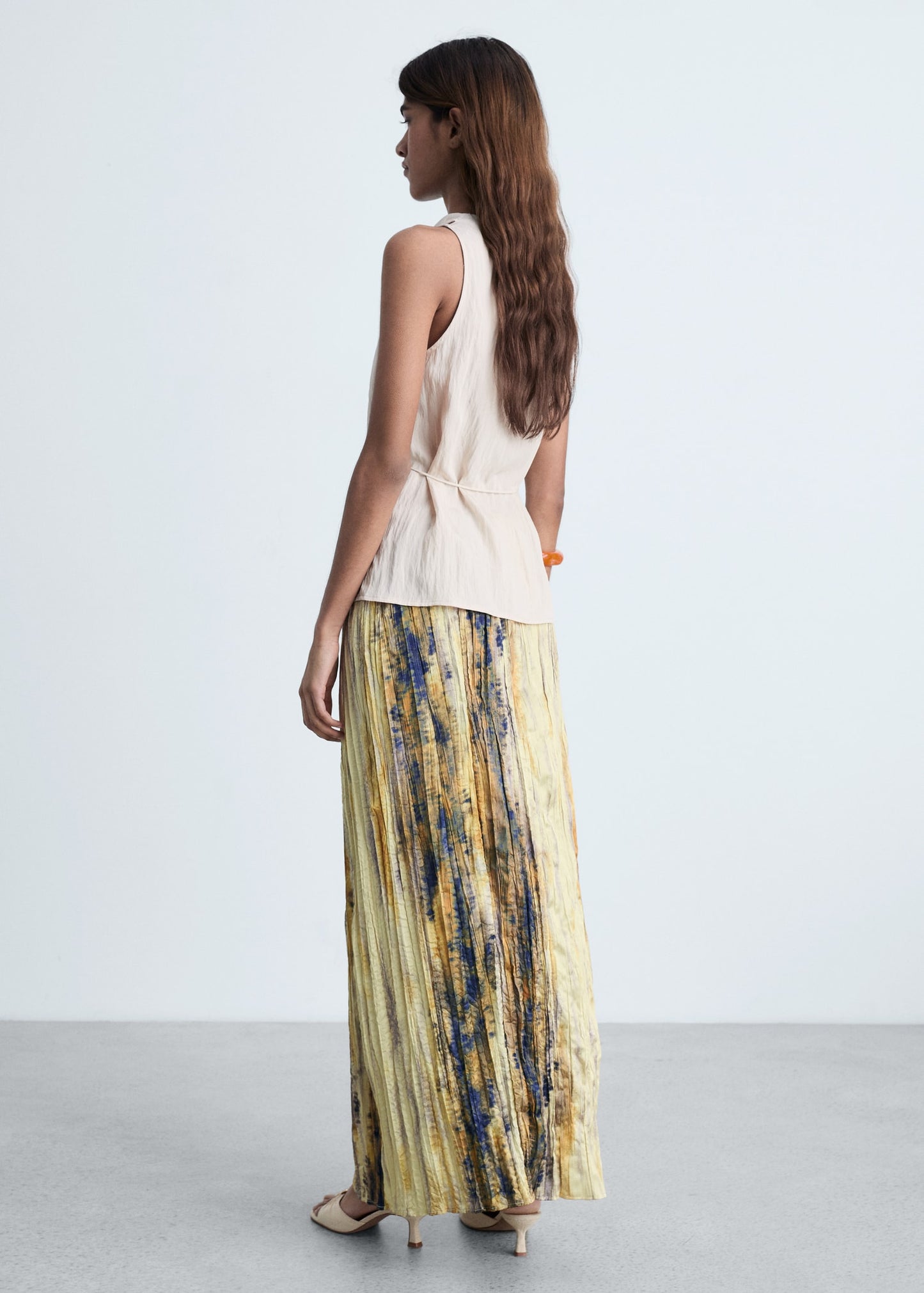 Long satin textured skirt