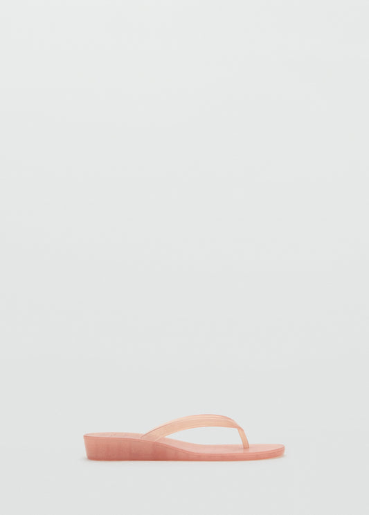 Flat sandals
