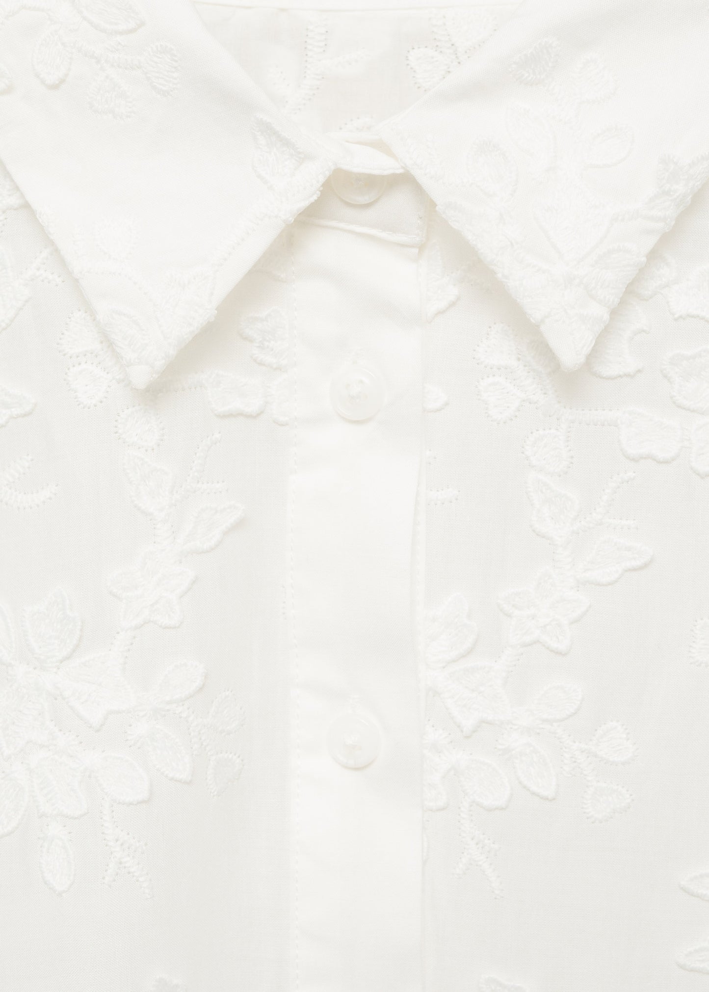 Short-sleeved embroidered shirt