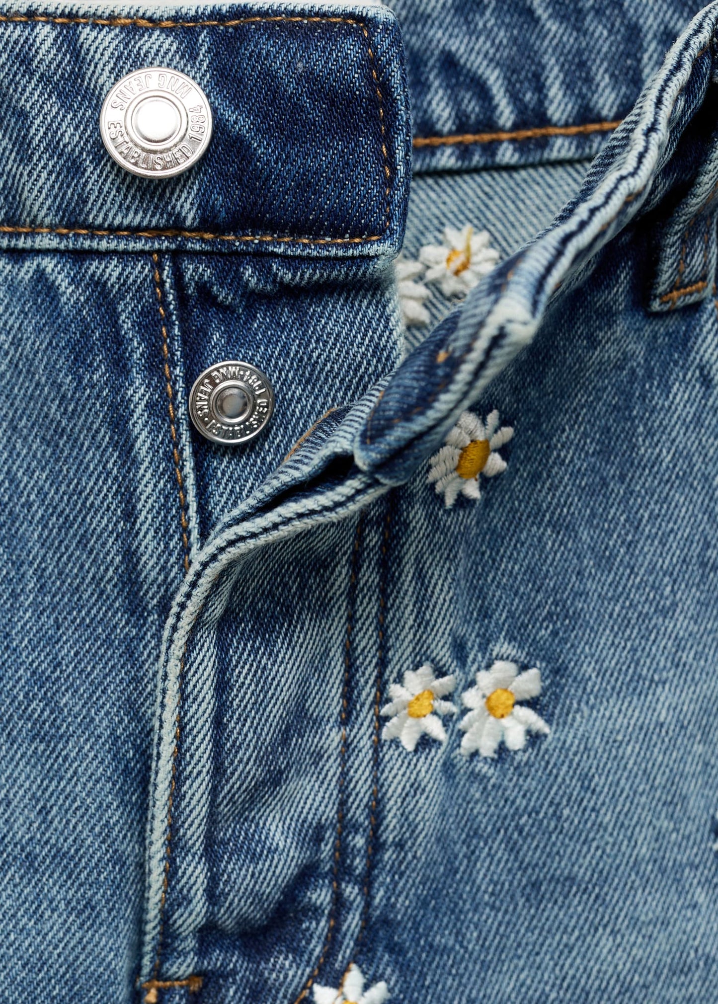 Flower embroidered wideleg jeans