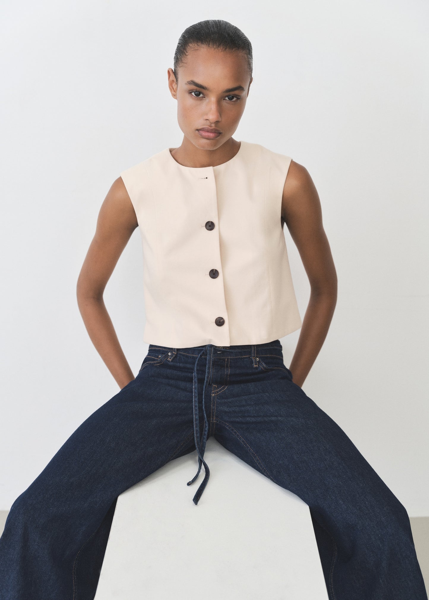 Cotton crop top with buttons