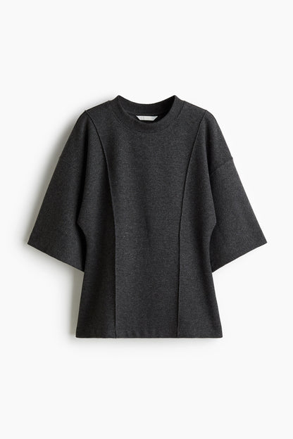 Loose-fit fine-knit top