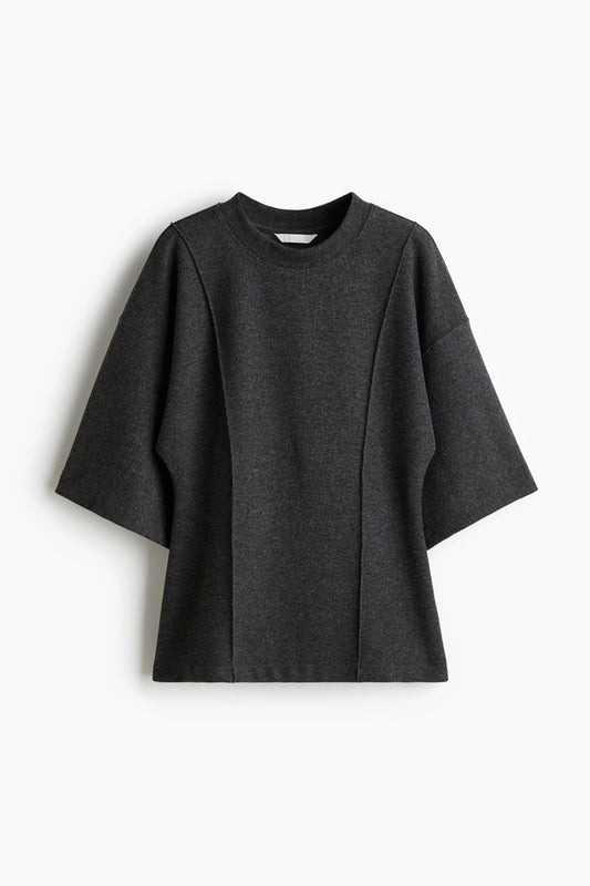 Loose-fit fine-knit top