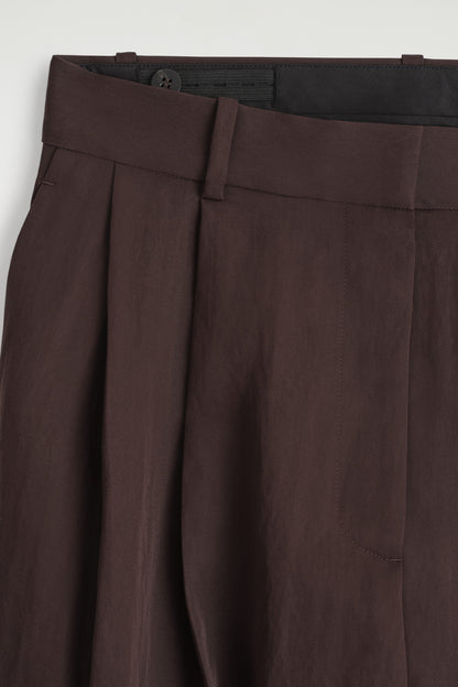 Relaxed Fluid Wide-Leg Trousers