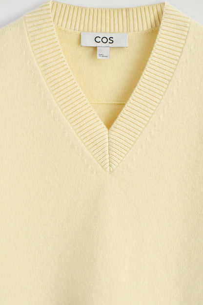 Rounded Wool V-Neck Jumper