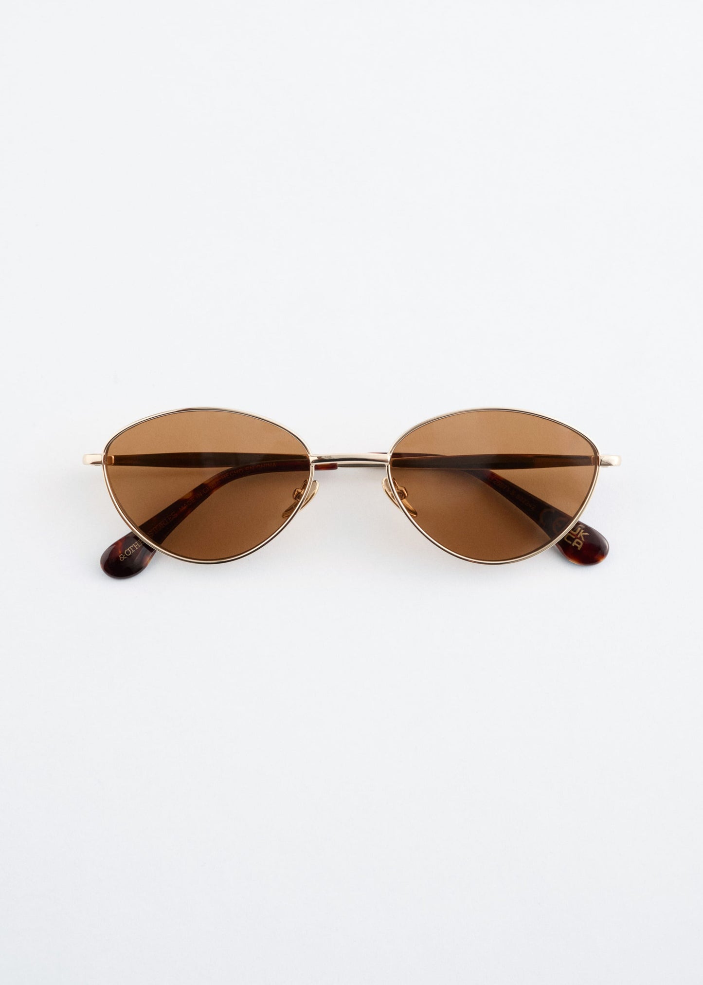 Wire-Frame Oval Sunglasses