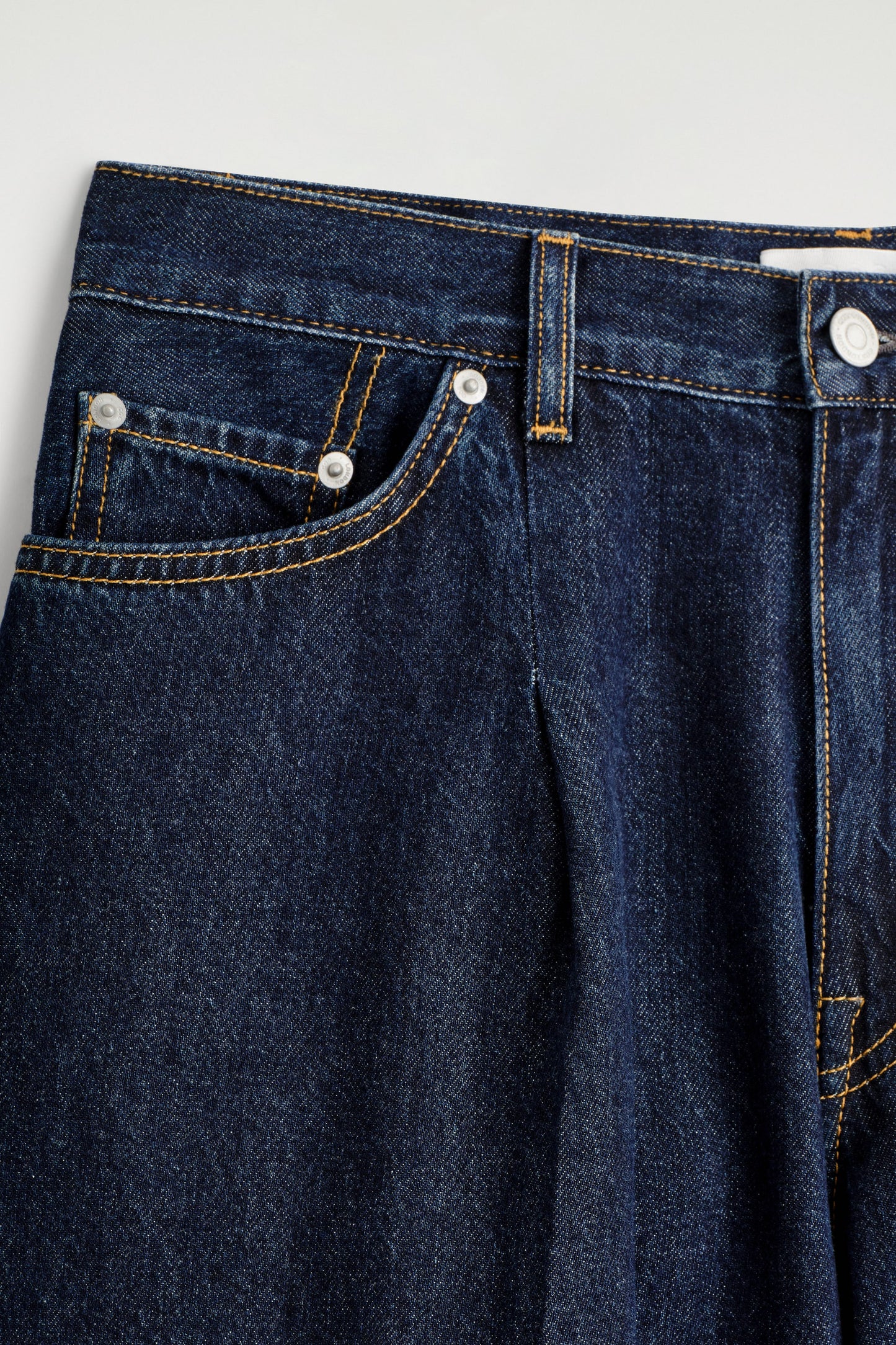 Twine Barrel-Leg Jeans