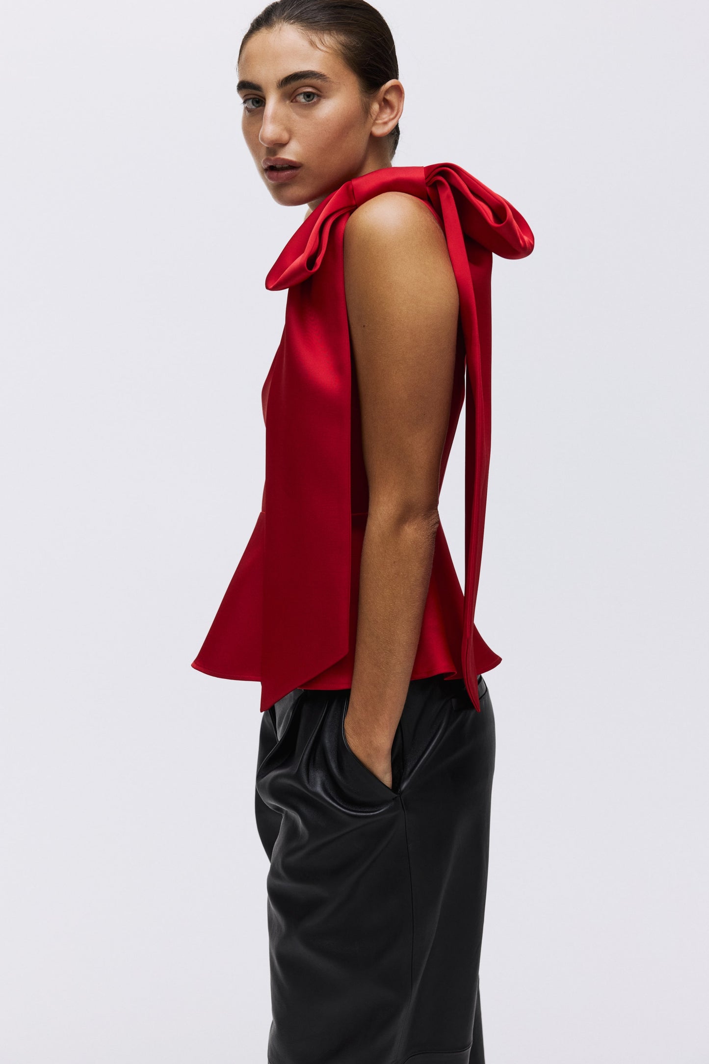 Bow-detail one-shoulder top