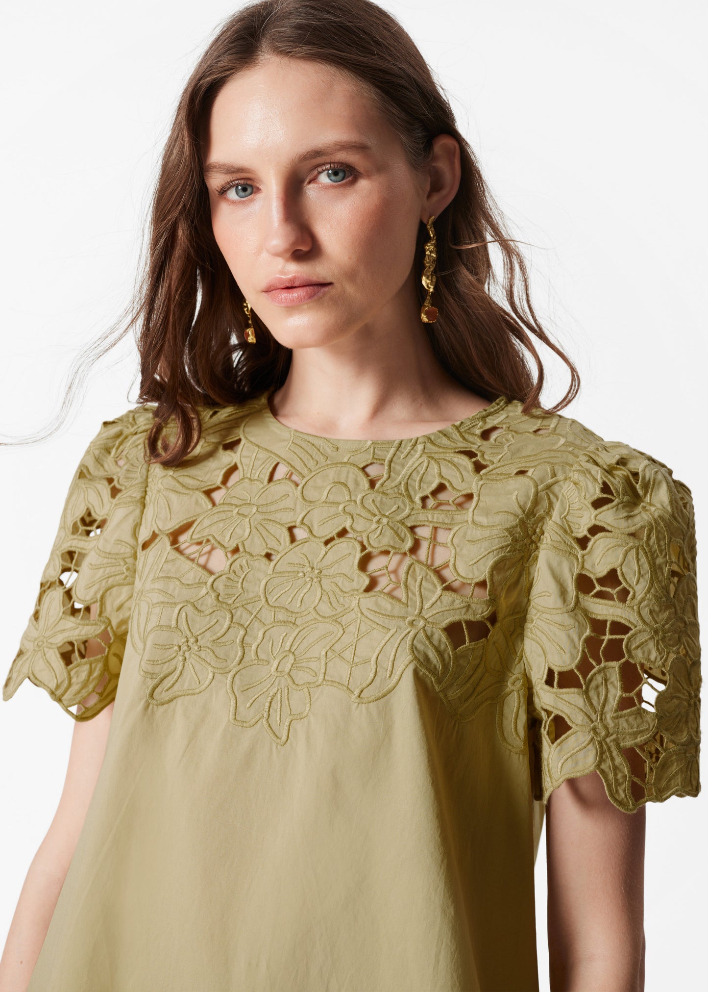 Short-Sleeve Floral-Embroidery Blouse