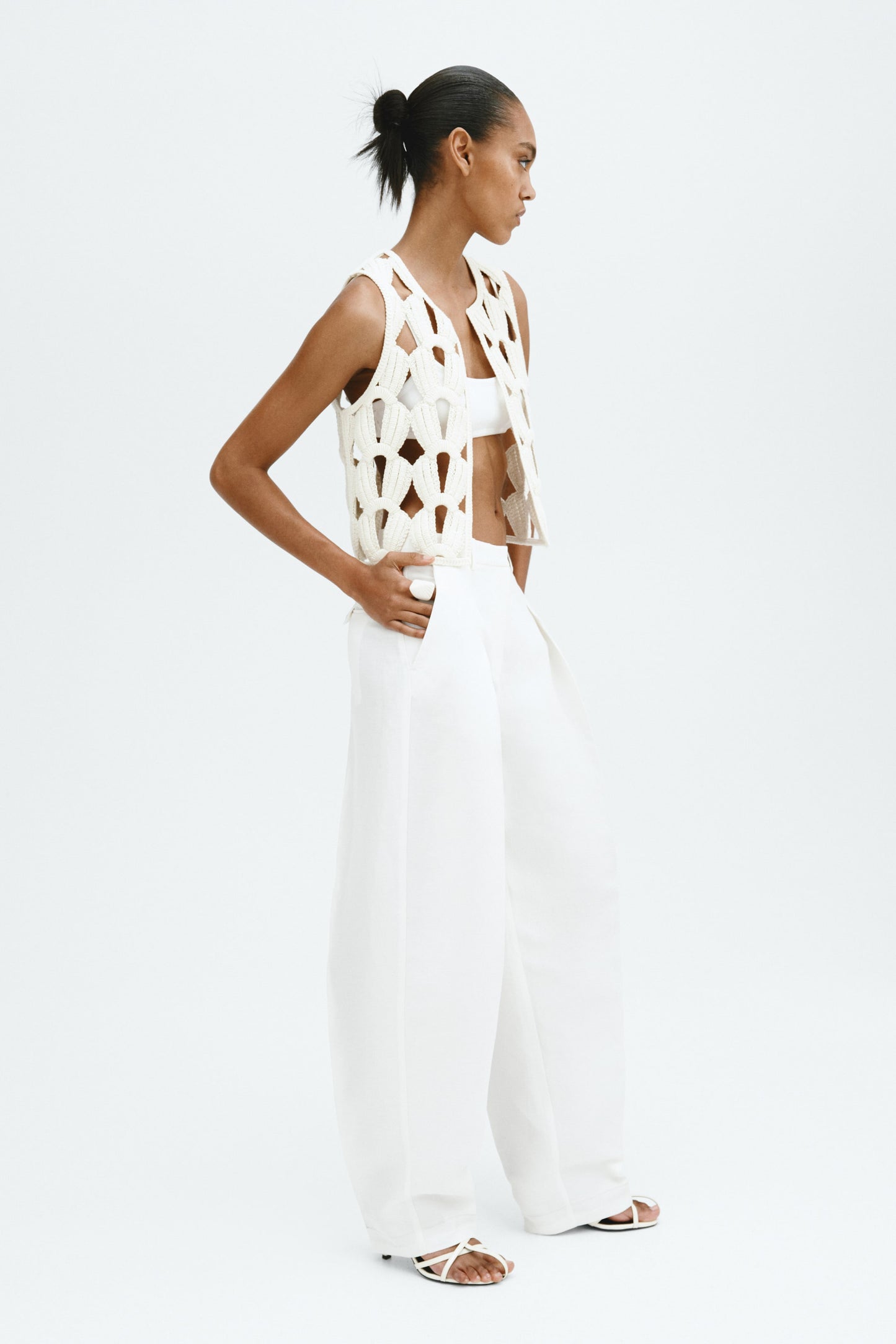 Crochet-look waistcoat