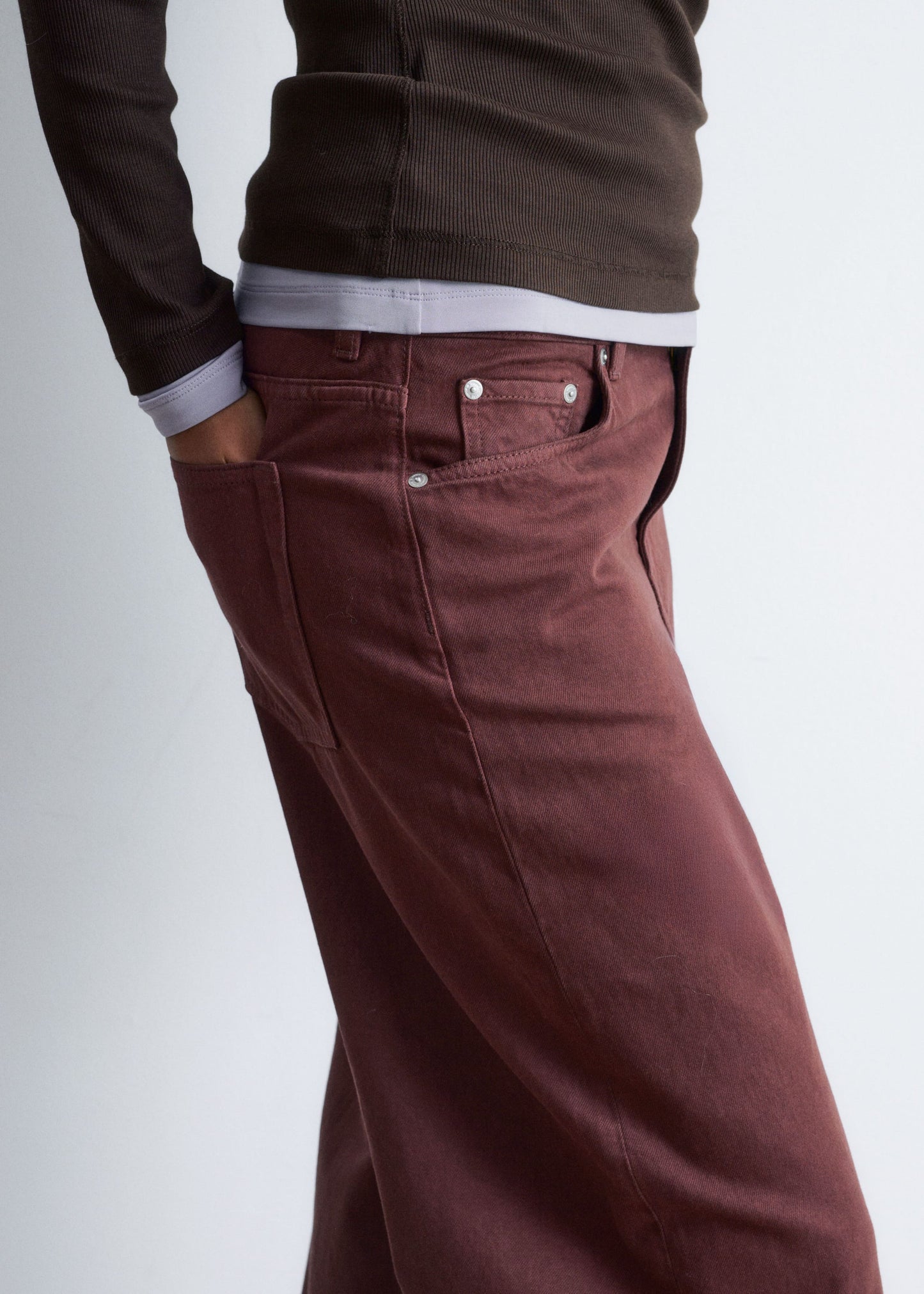 Relaxed Wide-Leg Jeans