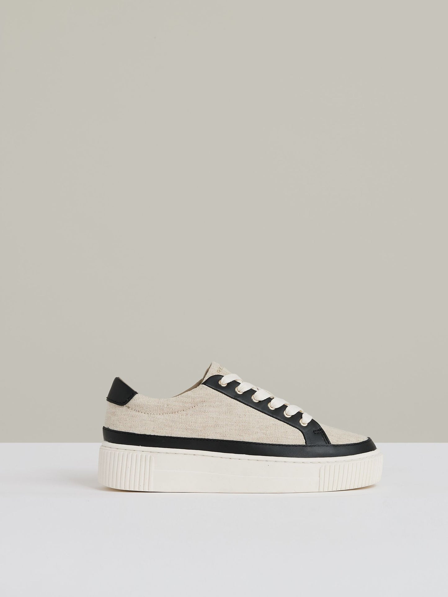 Grained Leather Platform Trainers in Natural/Black