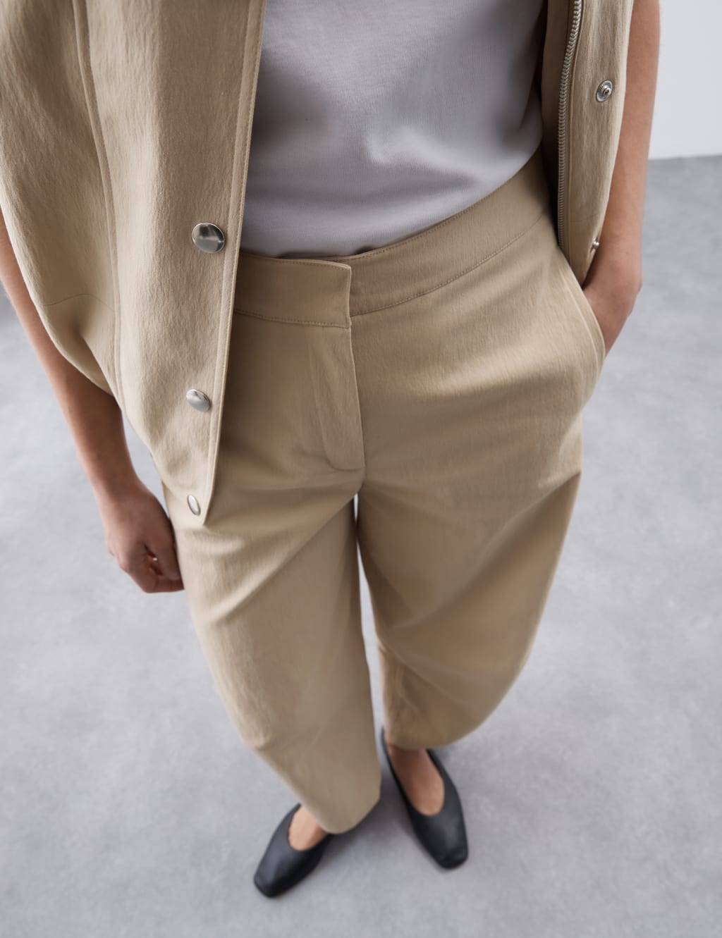 Cotton Blend Barrel Leg Trousers