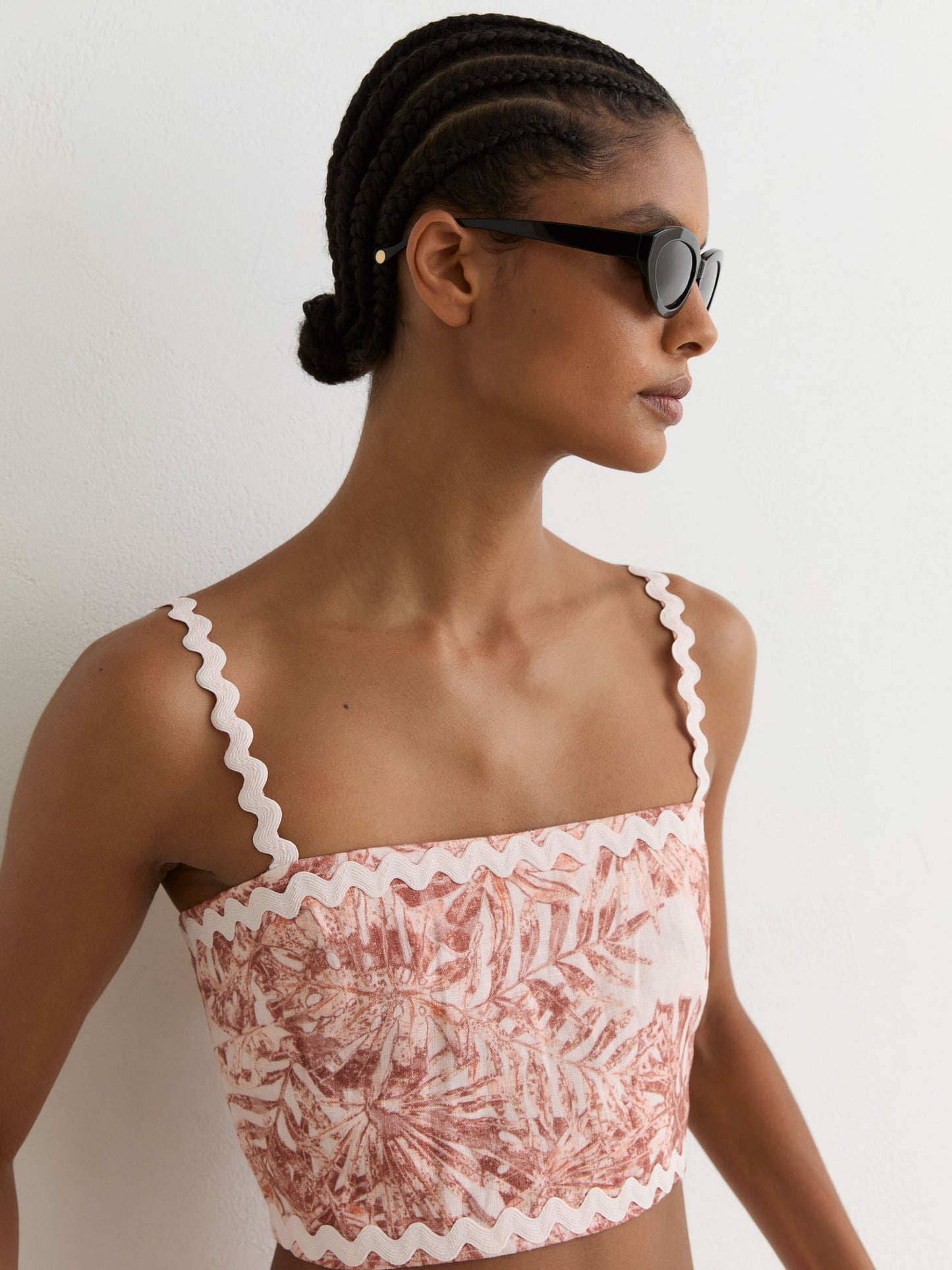 Linen Wave-Trim Printed Cami Top in Pale Pink