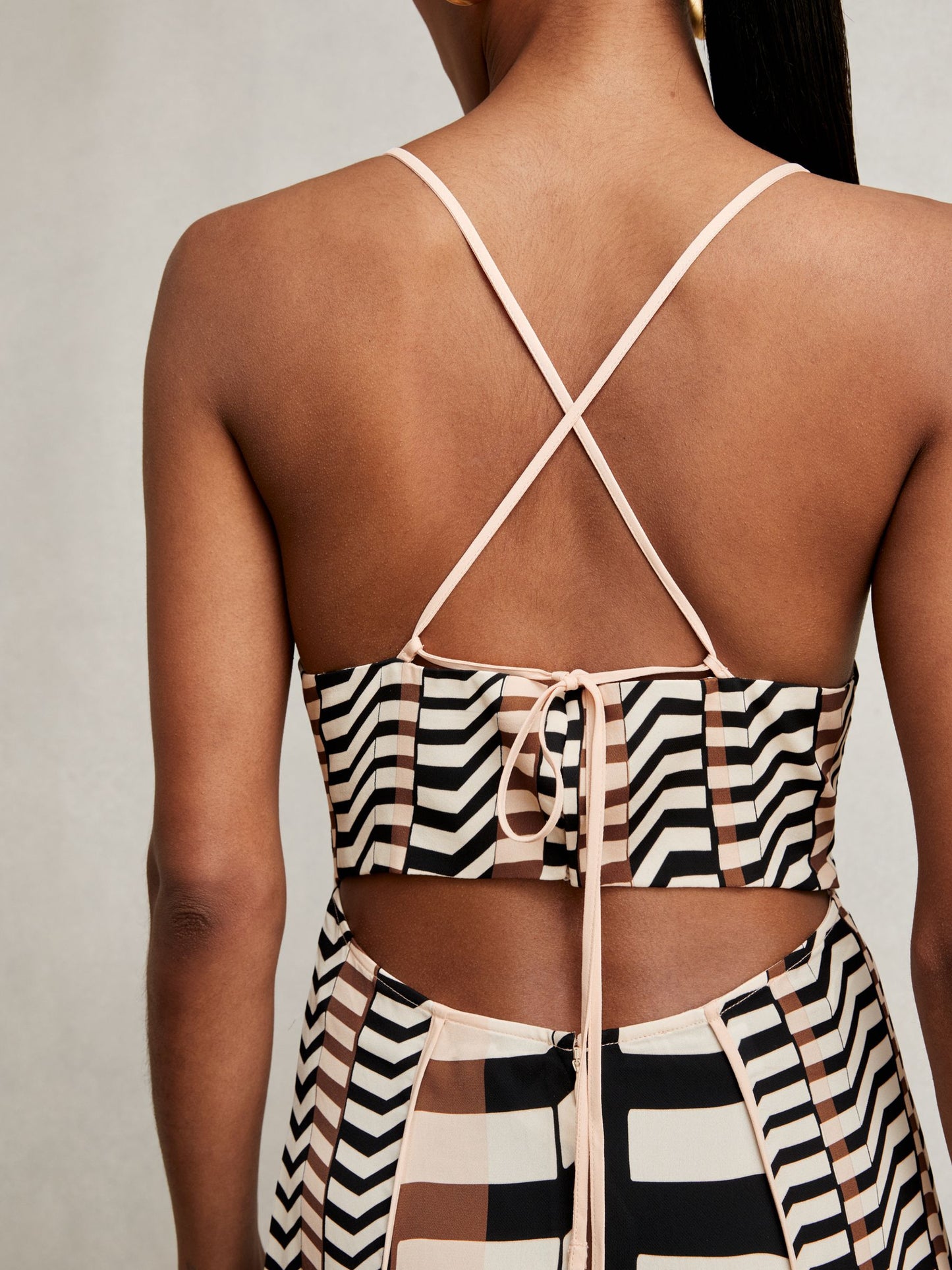 Chevron-Stripe Ruched Midi Dress in Black/Brown