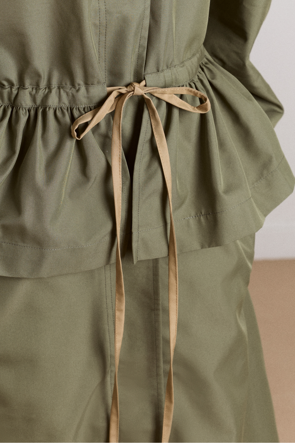 Multi-wear myrtle trench in khaki