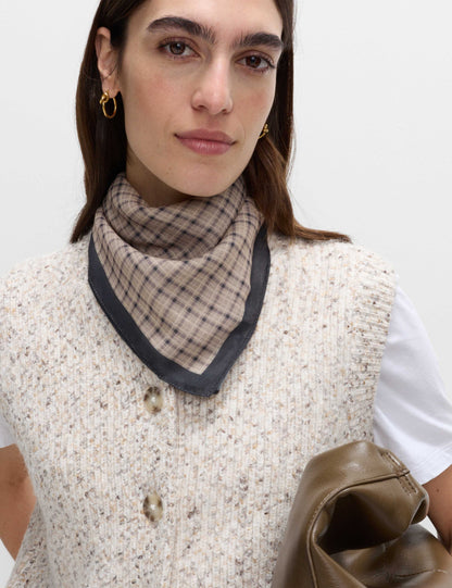 Ribbed Knitted Crew Neck Waistcoat