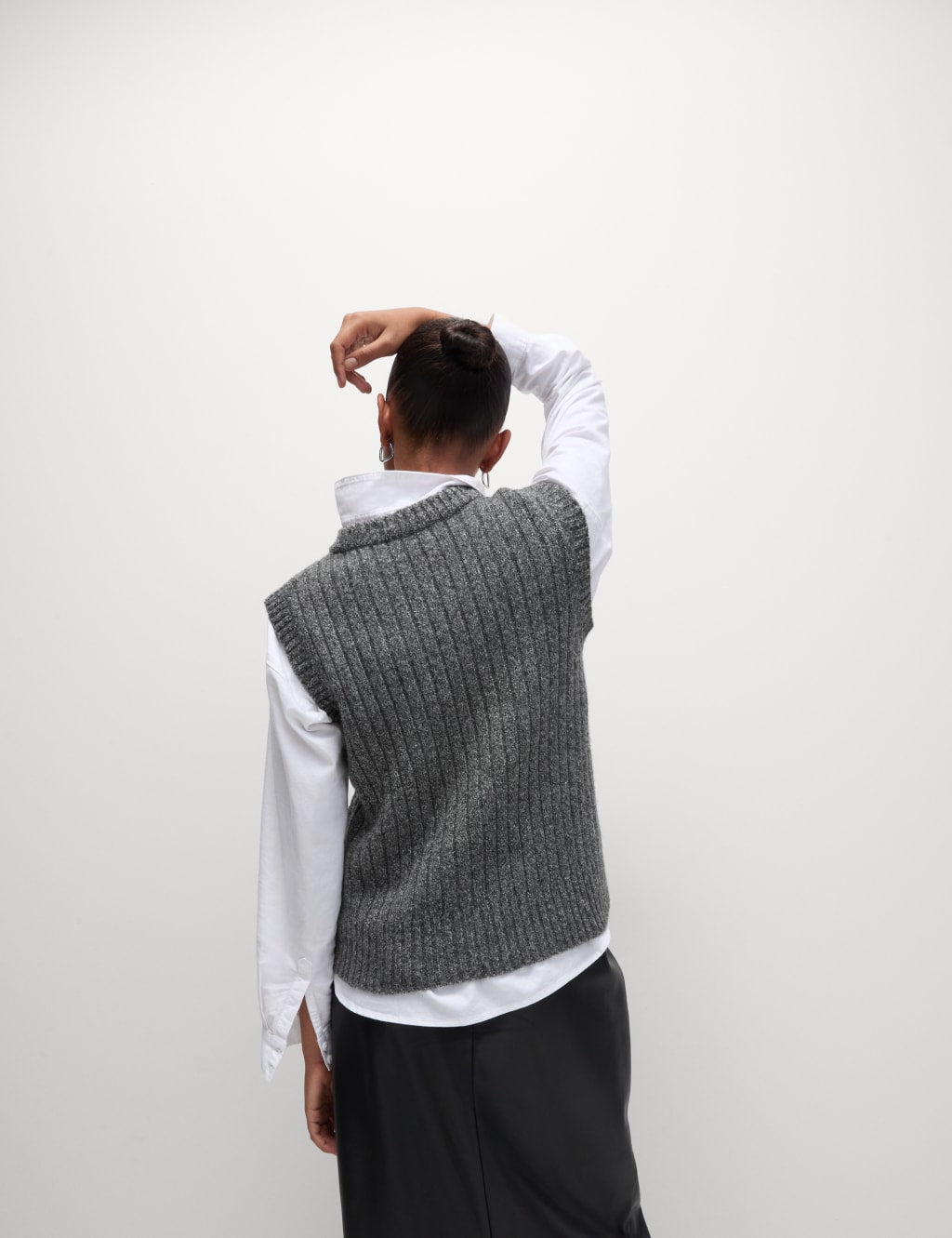 Textured Crew Neck Fitted Knitted Vest