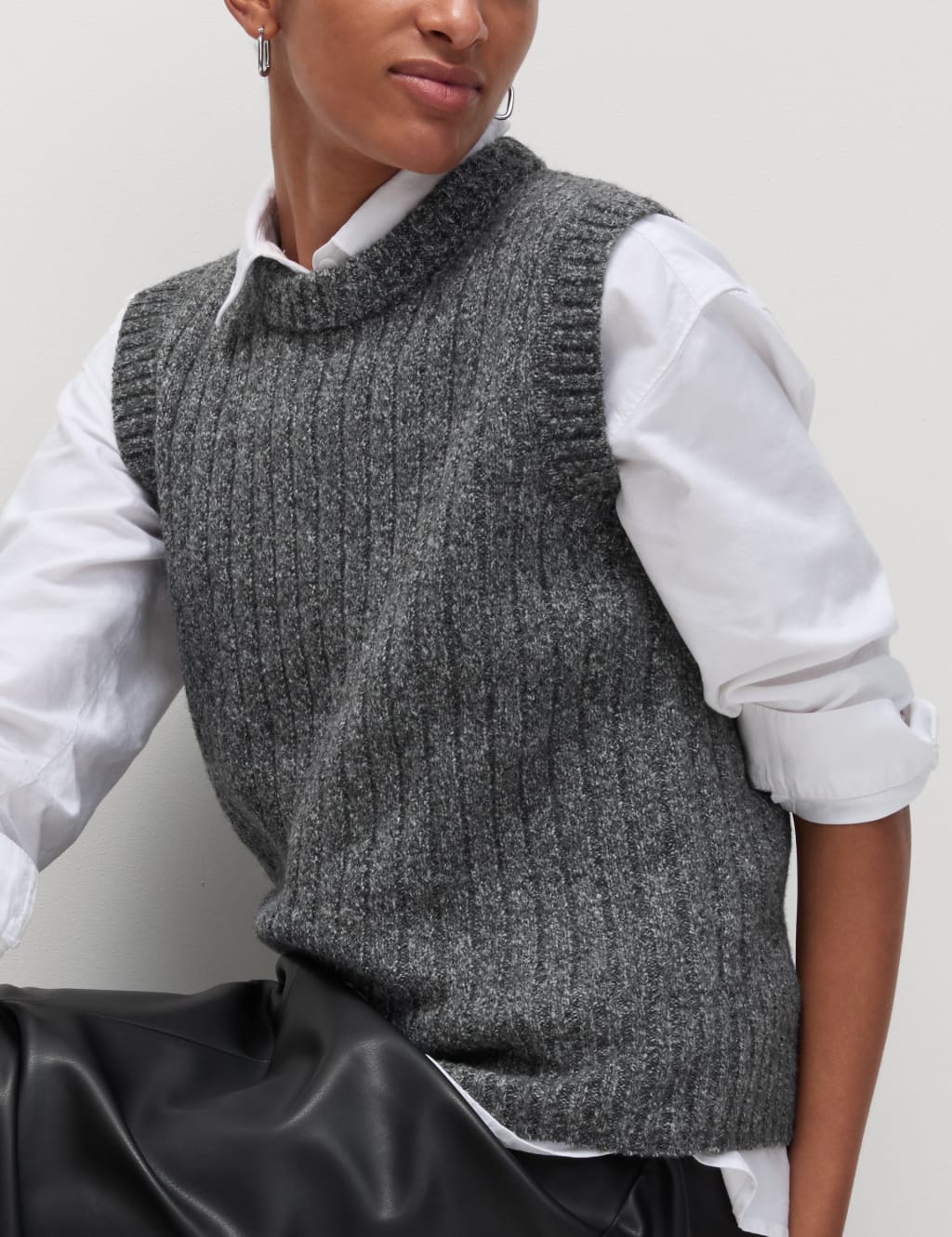 Textured Crew Neck Fitted Knitted Vest