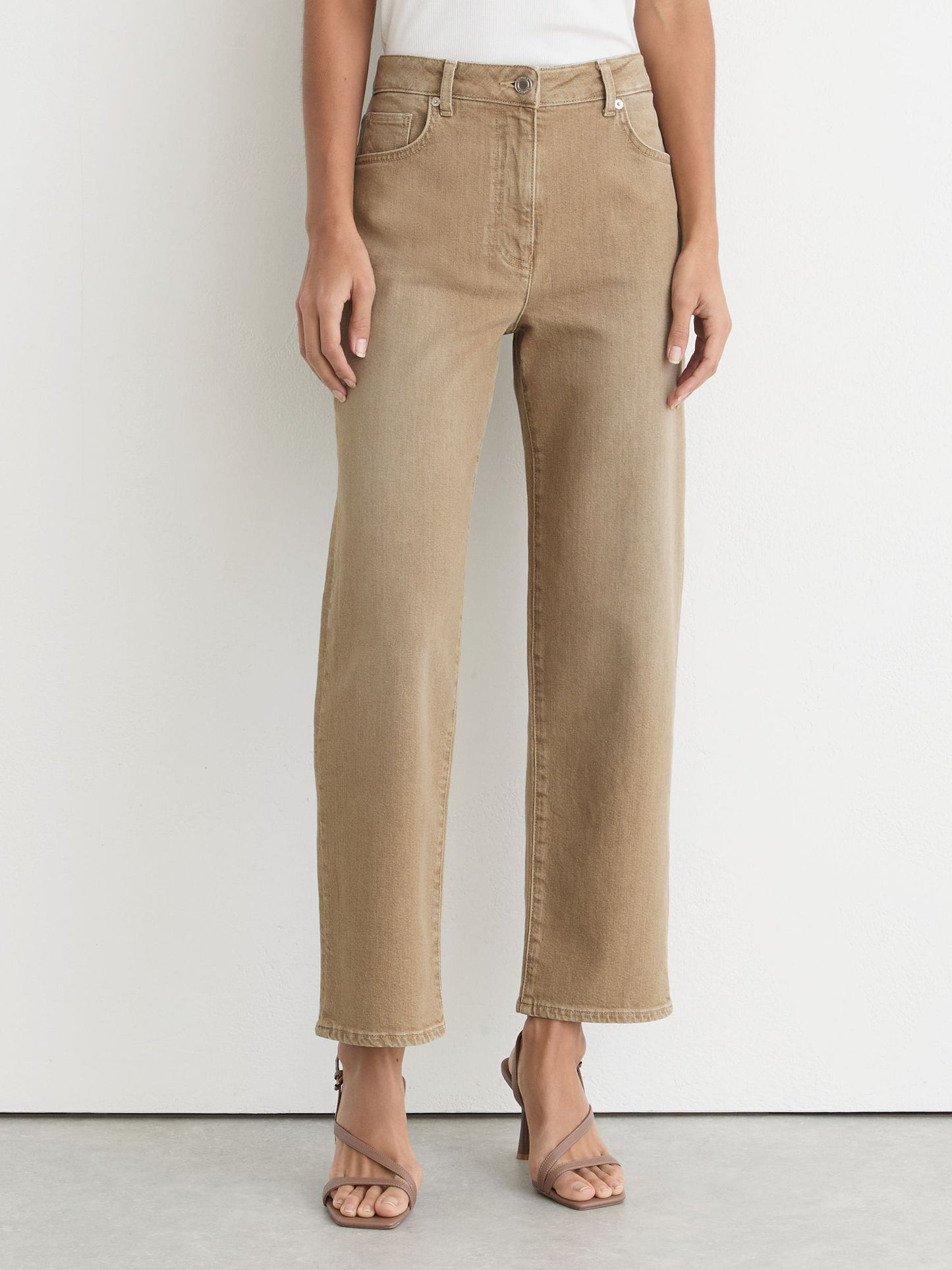 Mid-Rise Straight-Leg Jeans in Neutral
