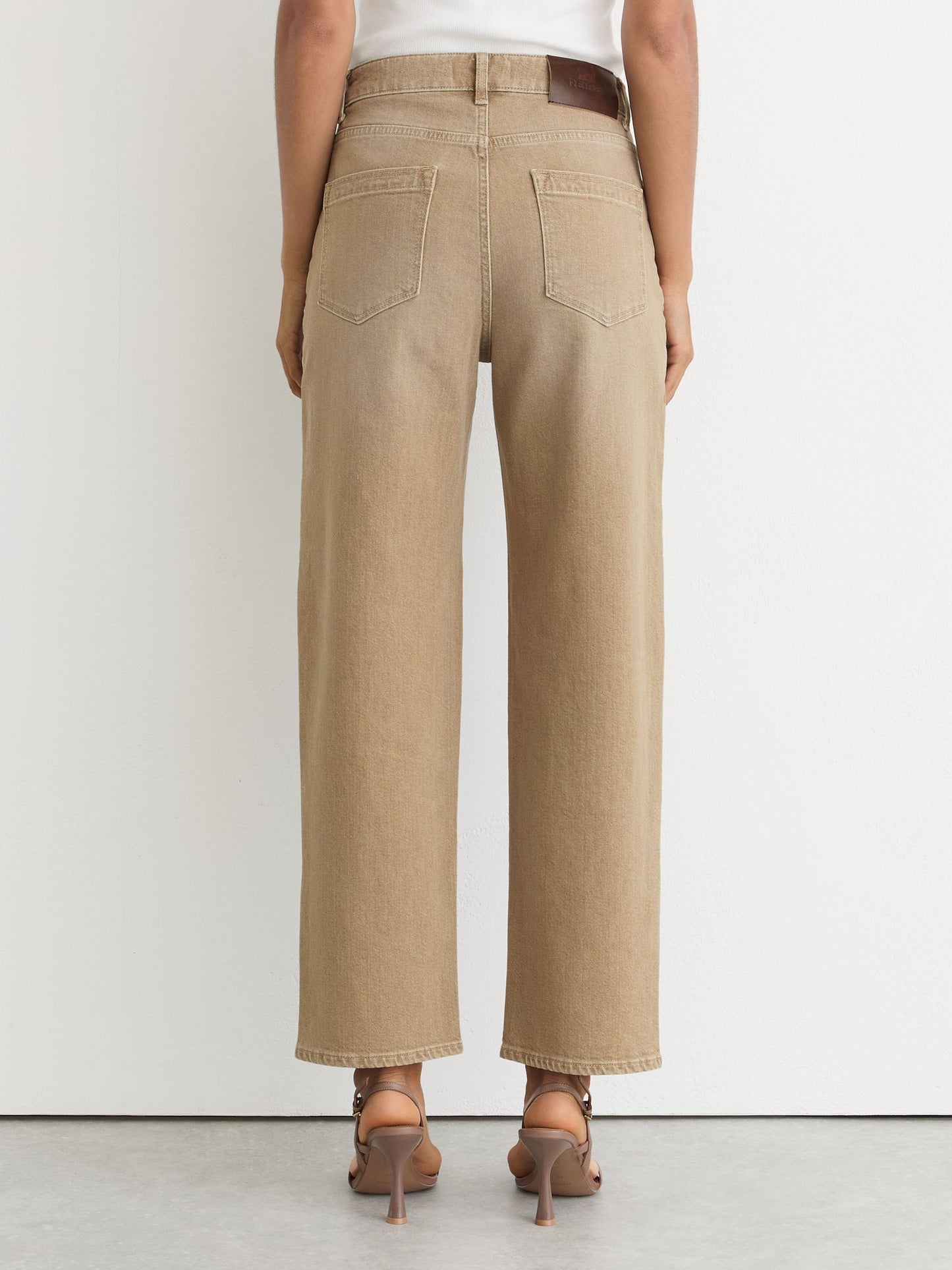 Mid-Rise Straight-Leg Jeans in Neutral