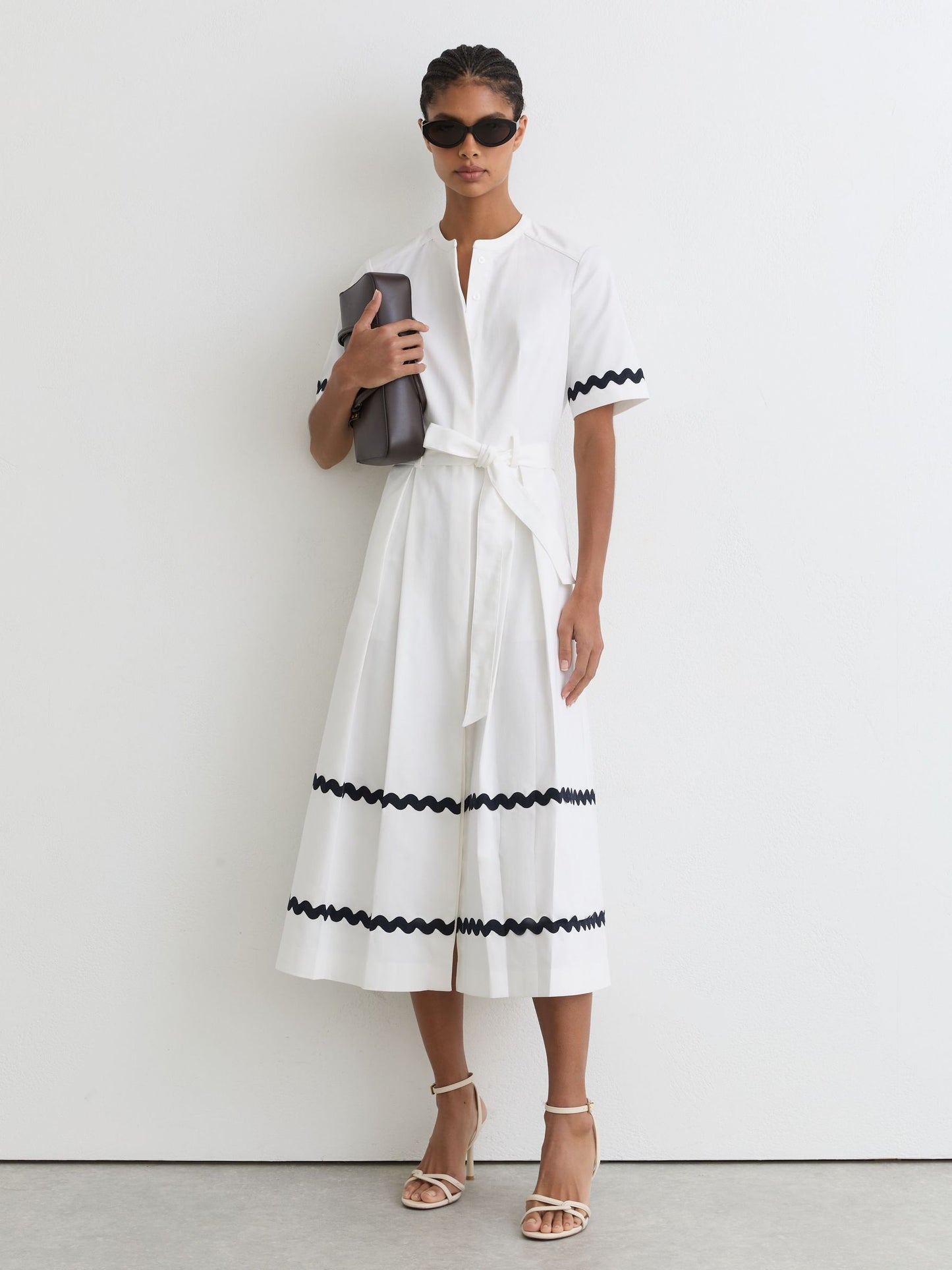 Stretch-Cotton Wave-Trim Midi Dress in Ivory/Navy