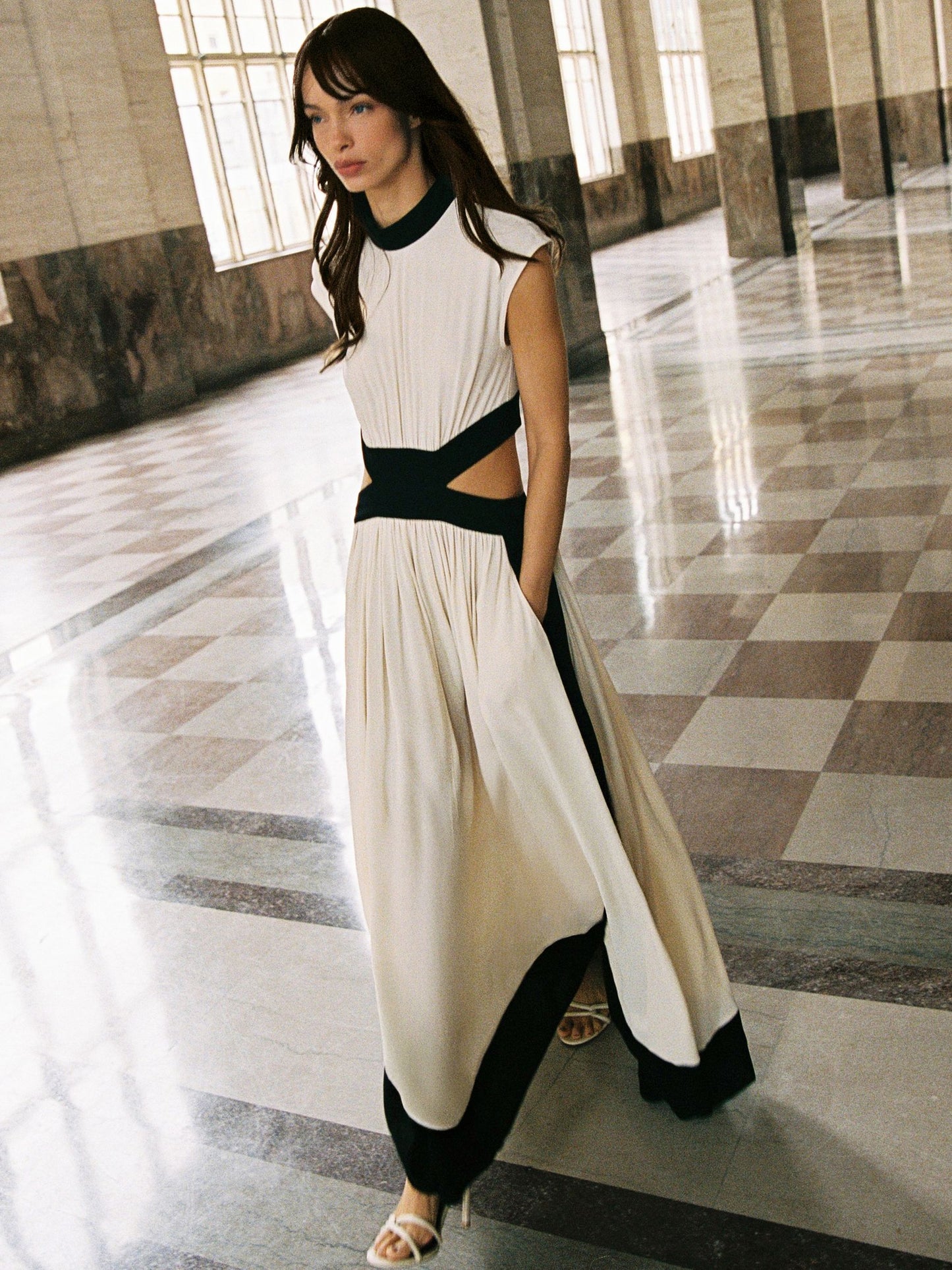 Cut-Out Waist Contrasting Maxi Dress in Ivory/Black