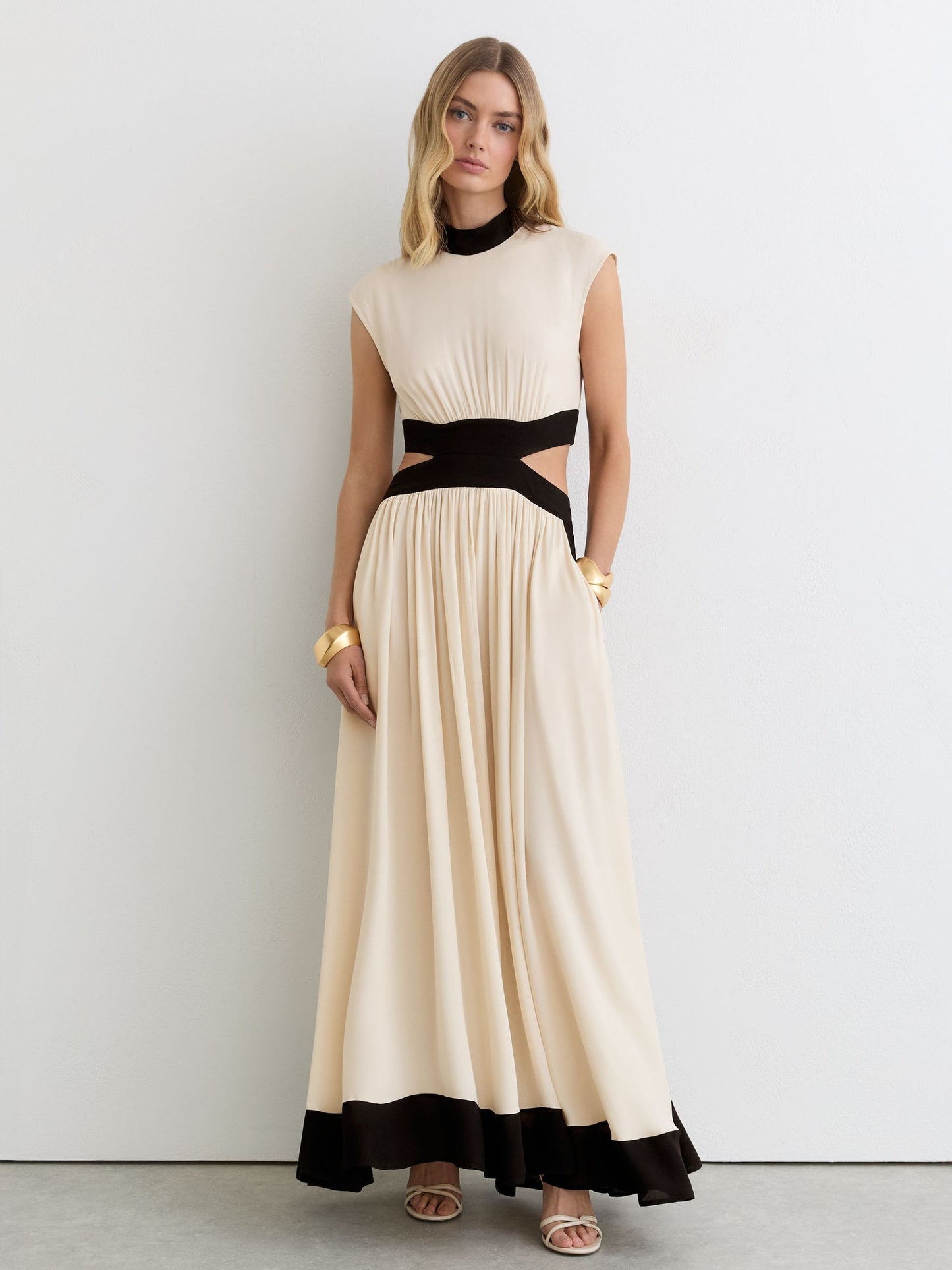 Cut-Out Waist Contrasting Maxi Dress in Ivory/Black