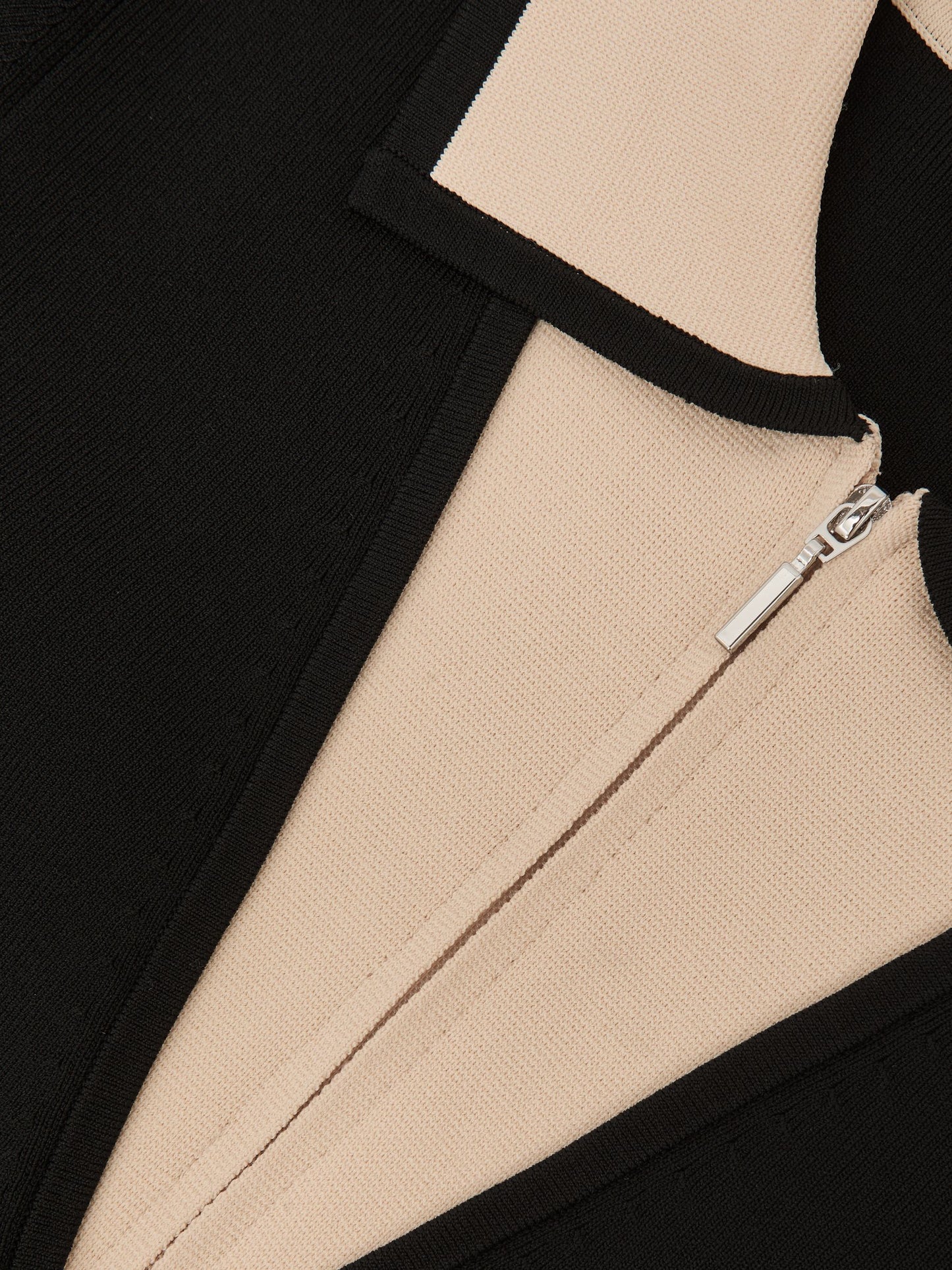 Contrast-Collar Half-Zip Knitted Top in Black/Ivory