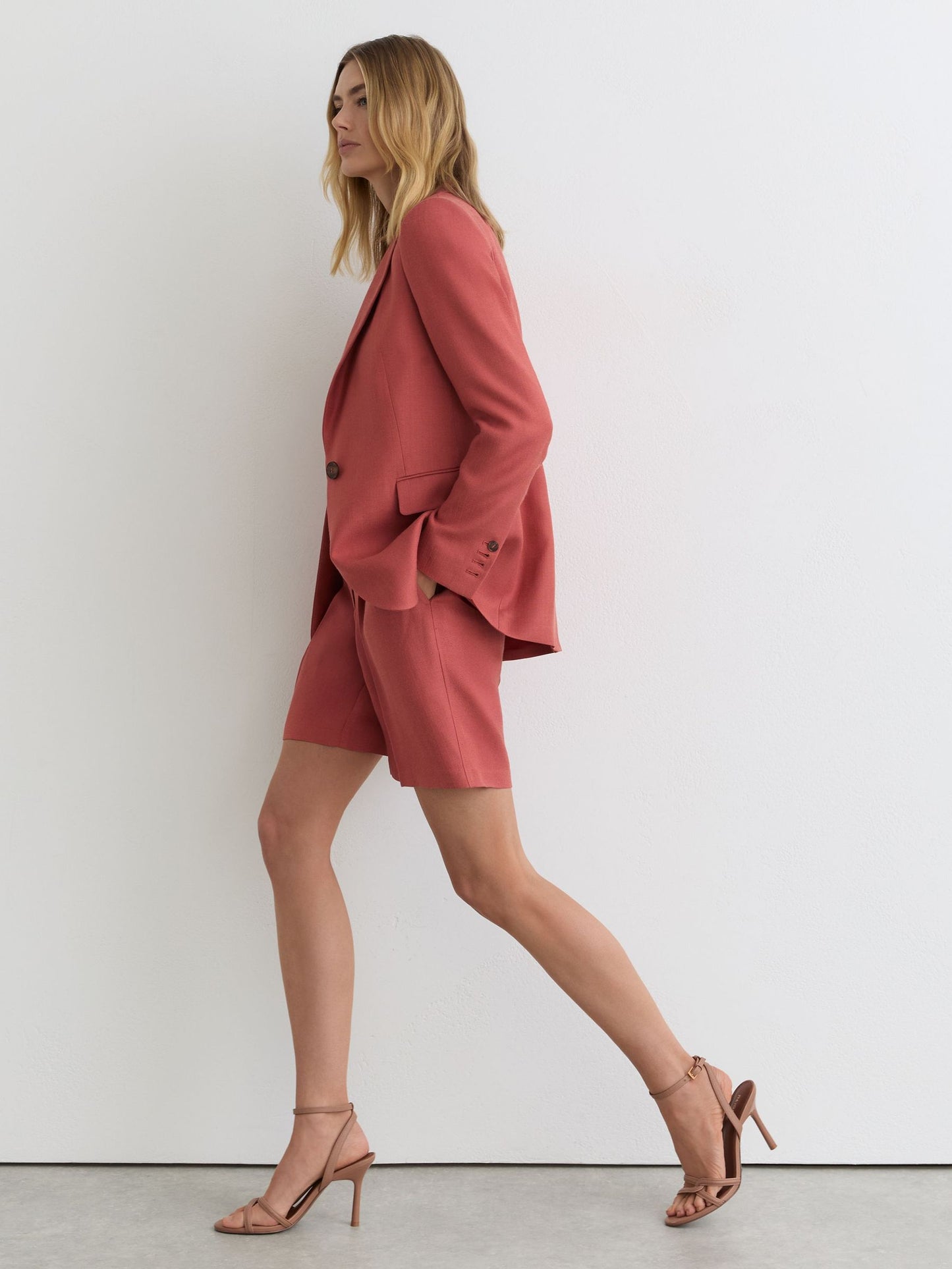 Single-Breasted Peak-Lapel Suit Blazer in Burnt Red