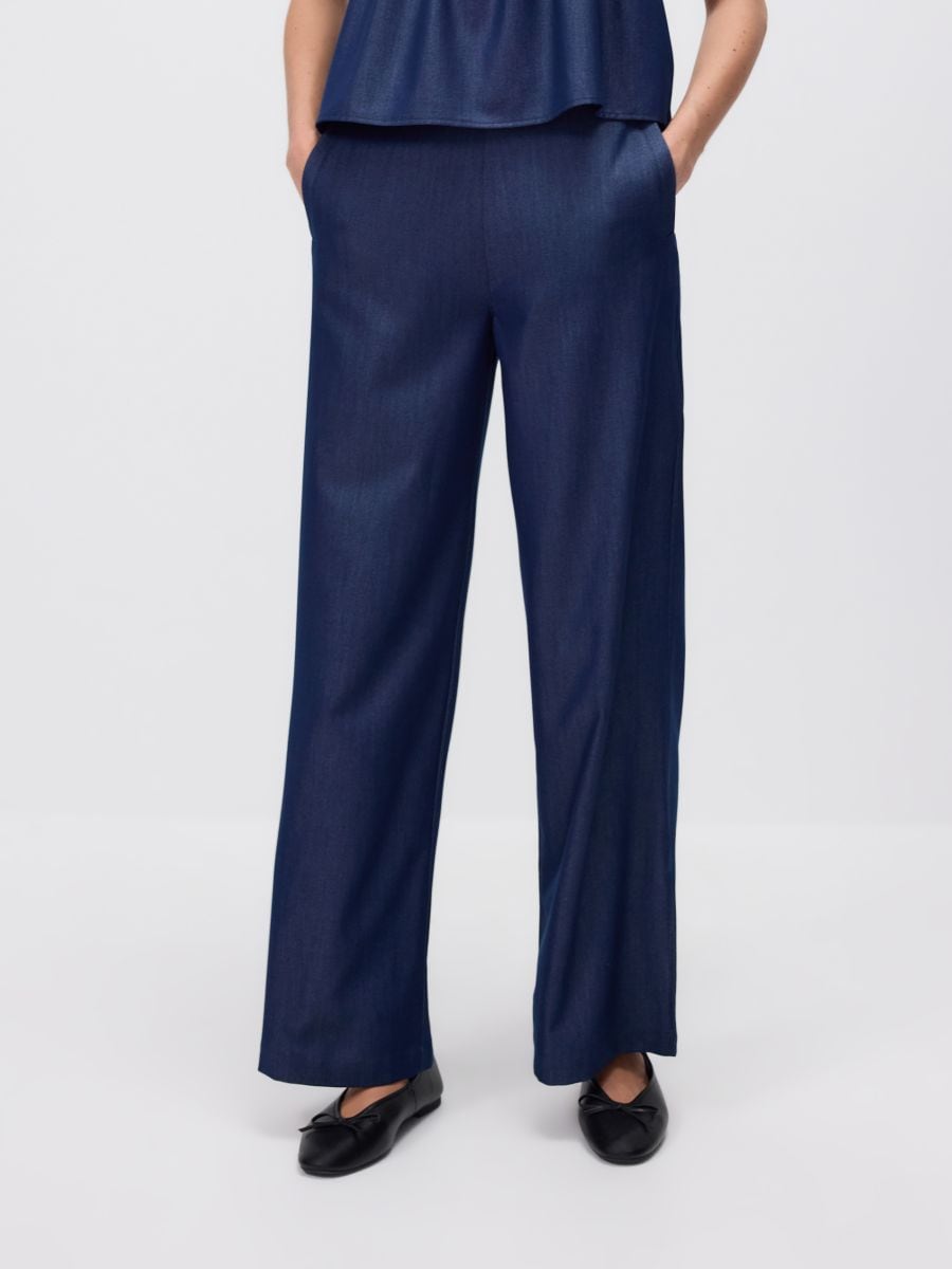 Wide leg jeans with slit