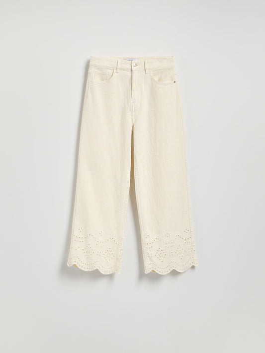 Wide-leg jeans with lace pattern