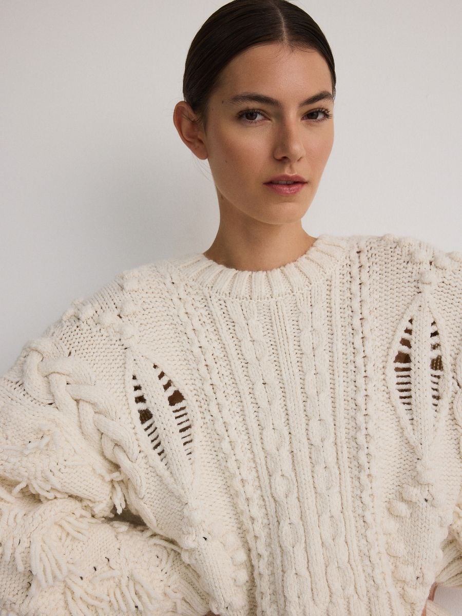 Jumper with fringes