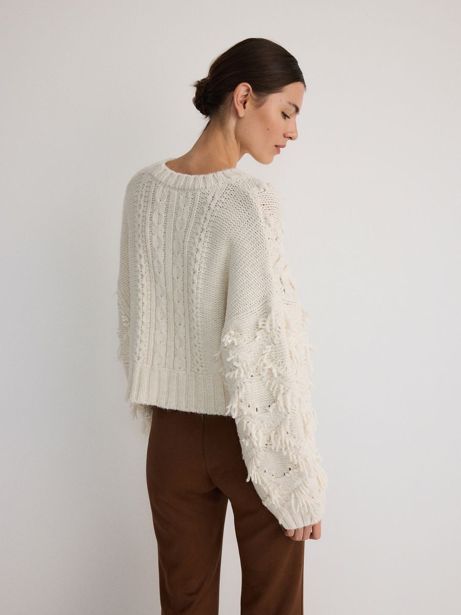 Jumper with fringes