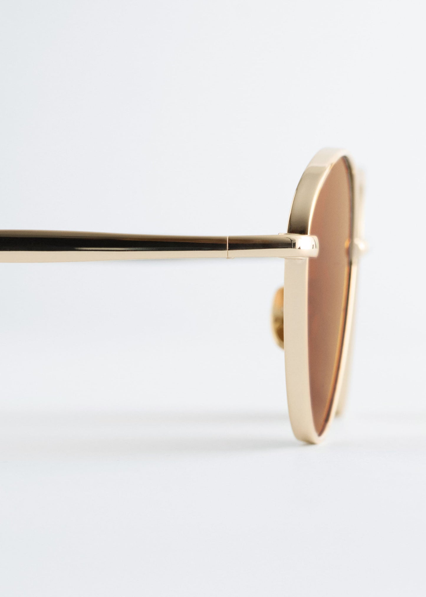 Wire-Frame Oval Sunglasses