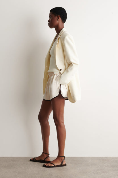 Single-breasted bouclé blazer