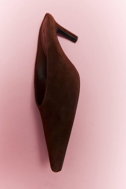 Pointed suede mules