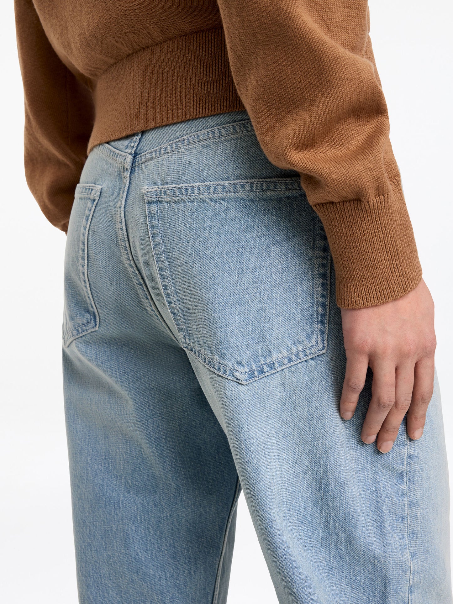 VIOLET Tapered Jeans