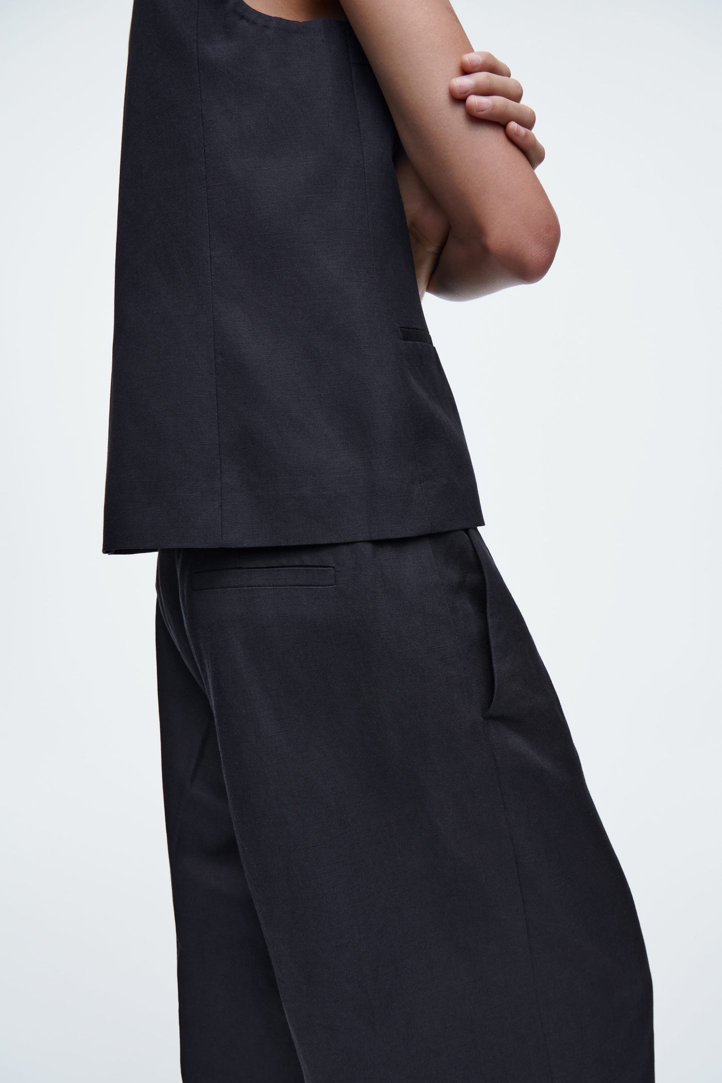 Relaxed linen-blend wide-leg trousers