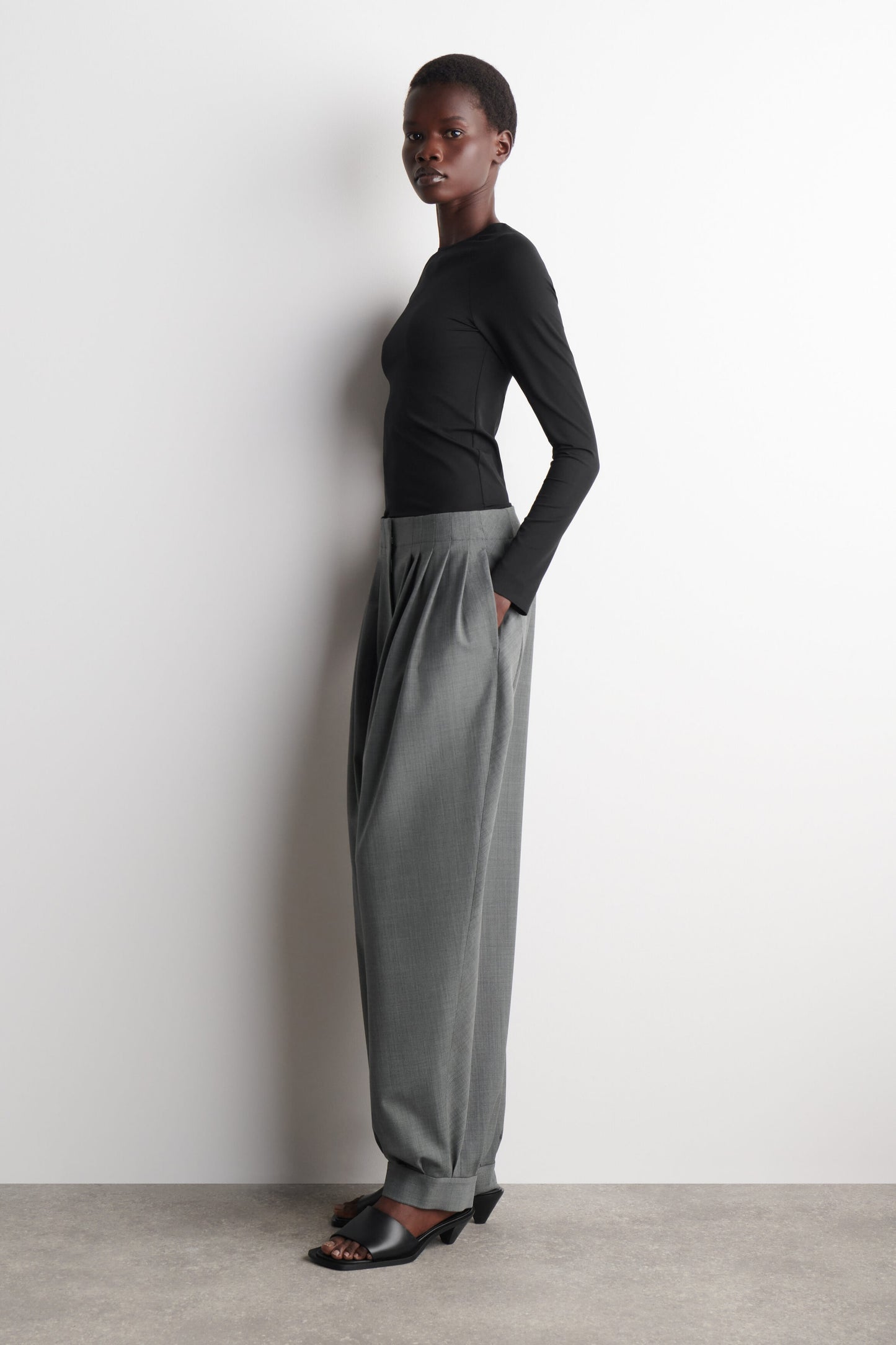 Pleated Wool-Blend Balloon-Leg Trousers