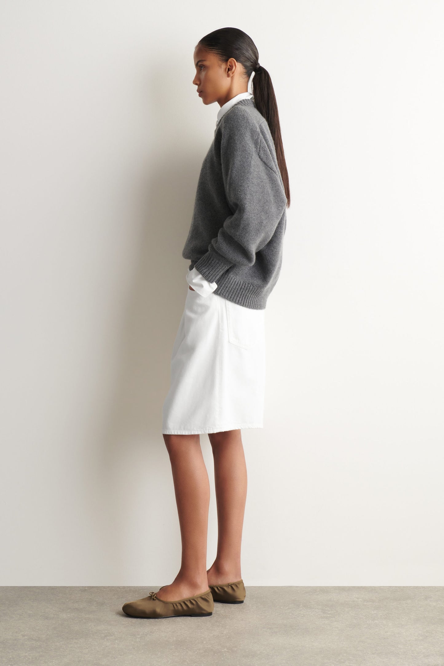 ROUNDED CASHMERE CREW-NECK JUMPER