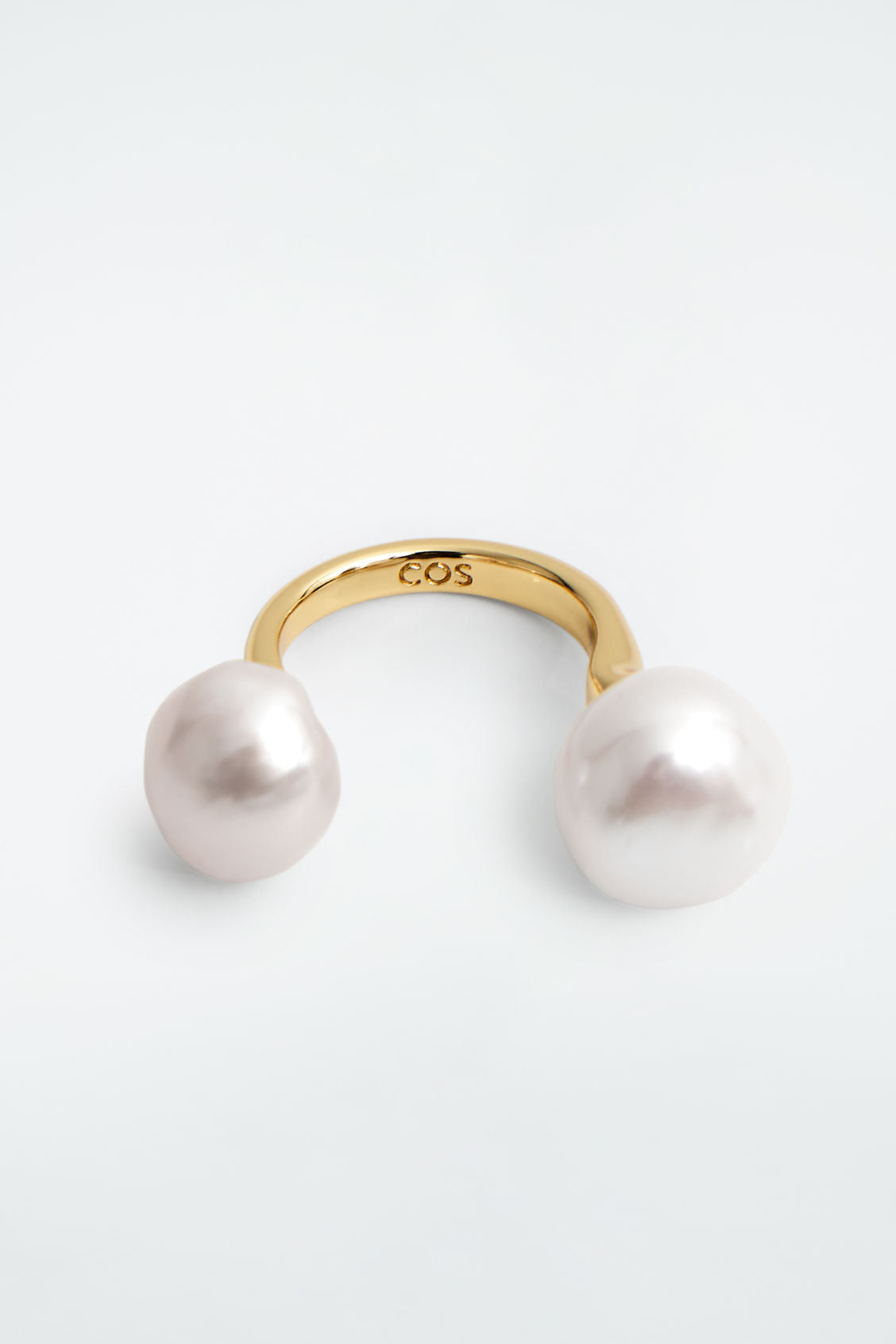 Floating freshwater pearl ring