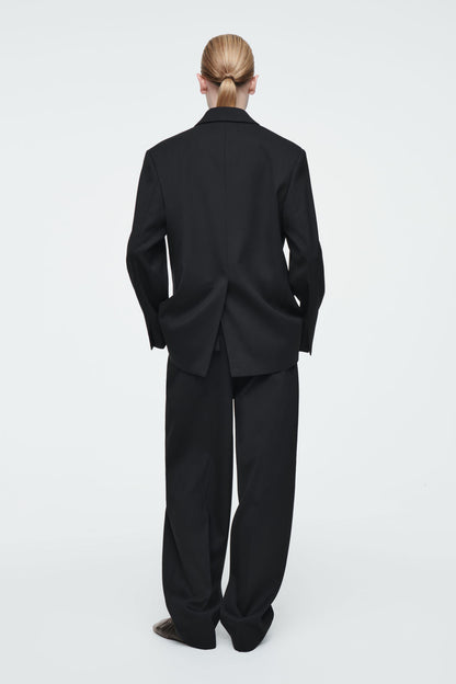 The tailored peak-lapel blazer