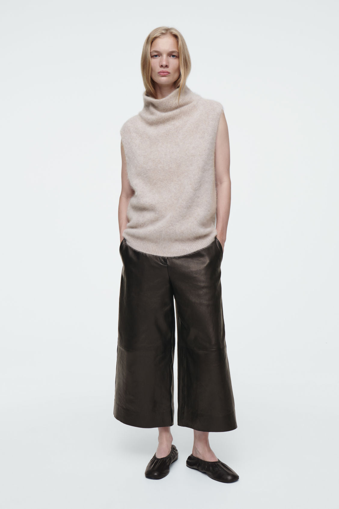 The funnel-neck brushed cashmere vest