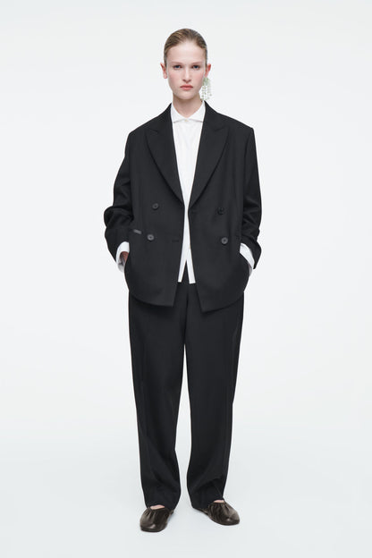 The tailored peak-lapel blazer