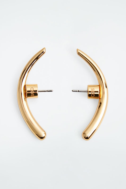 Curved stud earrings