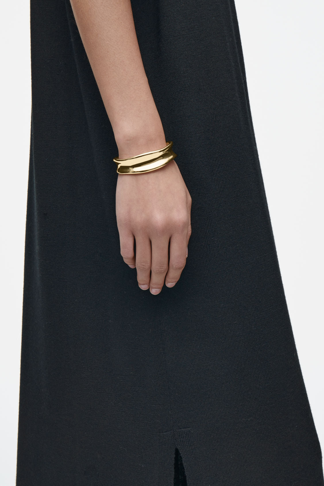 Slim sculpted cuff