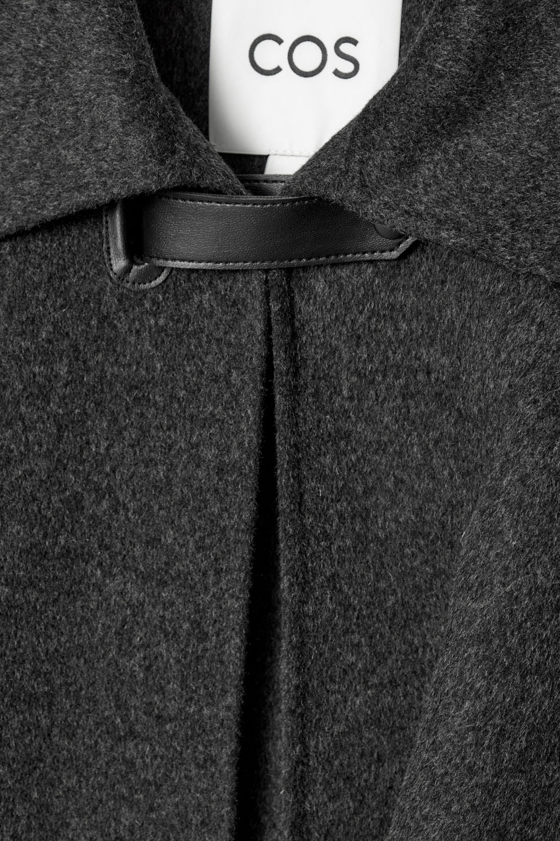 Double-faced merino wool cape