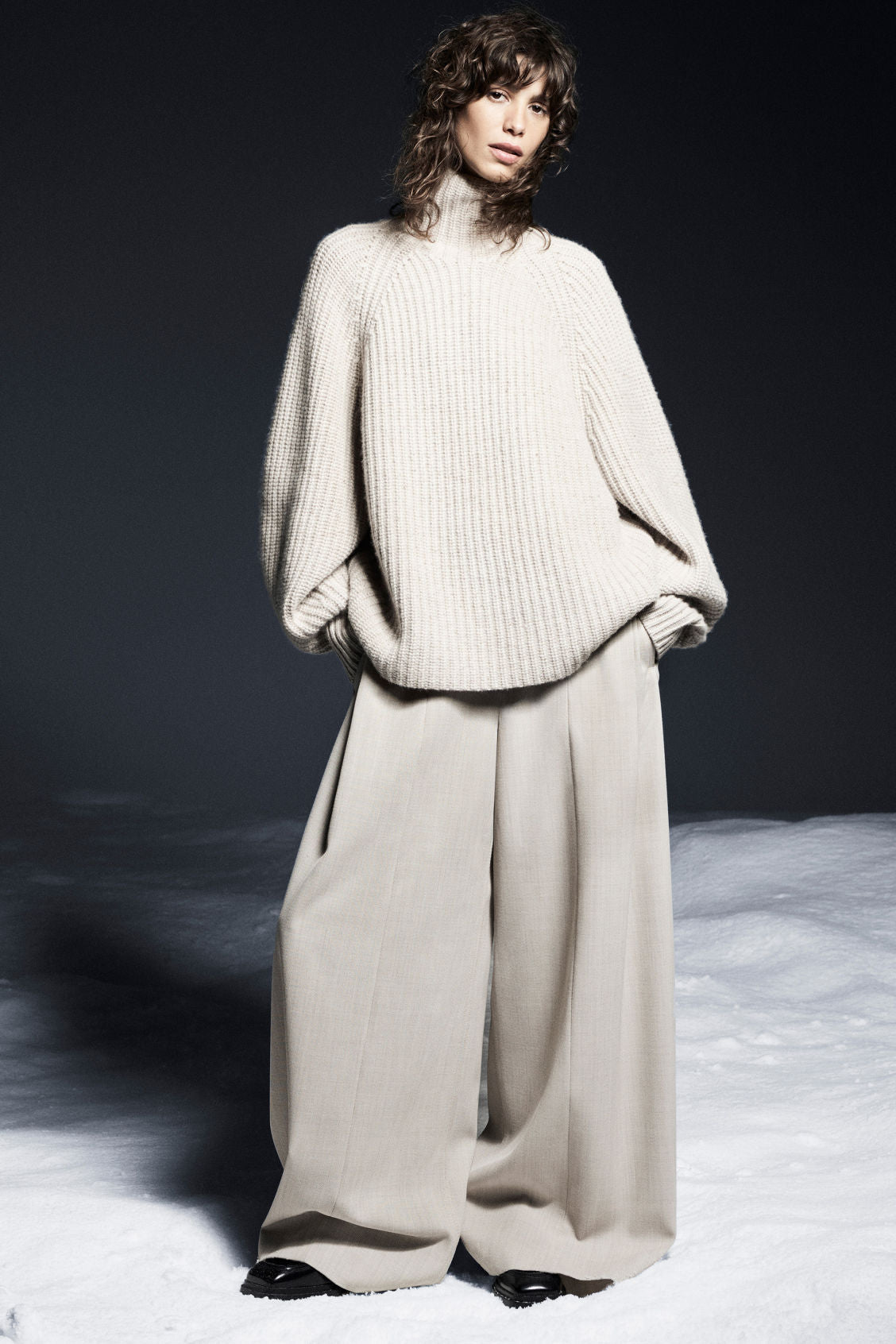 Relaxed wool-blend wide-leg trousers